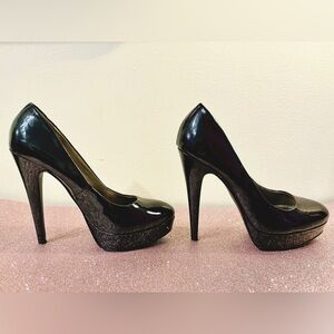GUESS Brand Wet Black Stiletto Platform Sexy Elegant Black High Heels Size 7